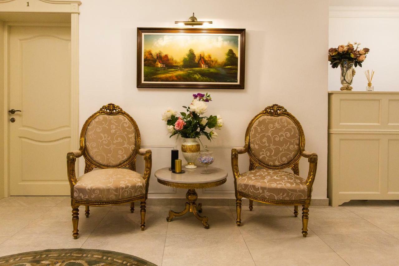 Ave, Alba! Hotel Алба Юлия Екстериор снимка