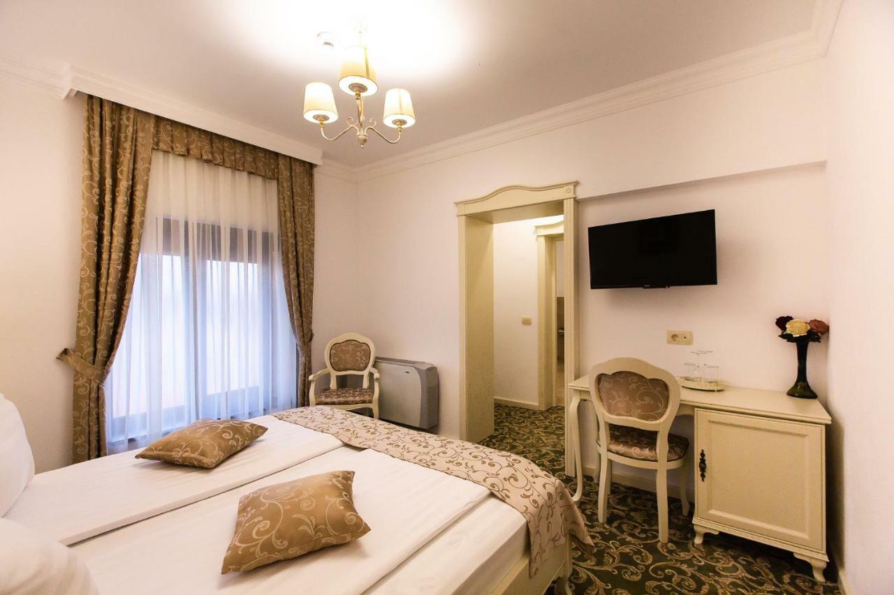 Ave, Alba! Hotel Алба Юлия Екстериор снимка