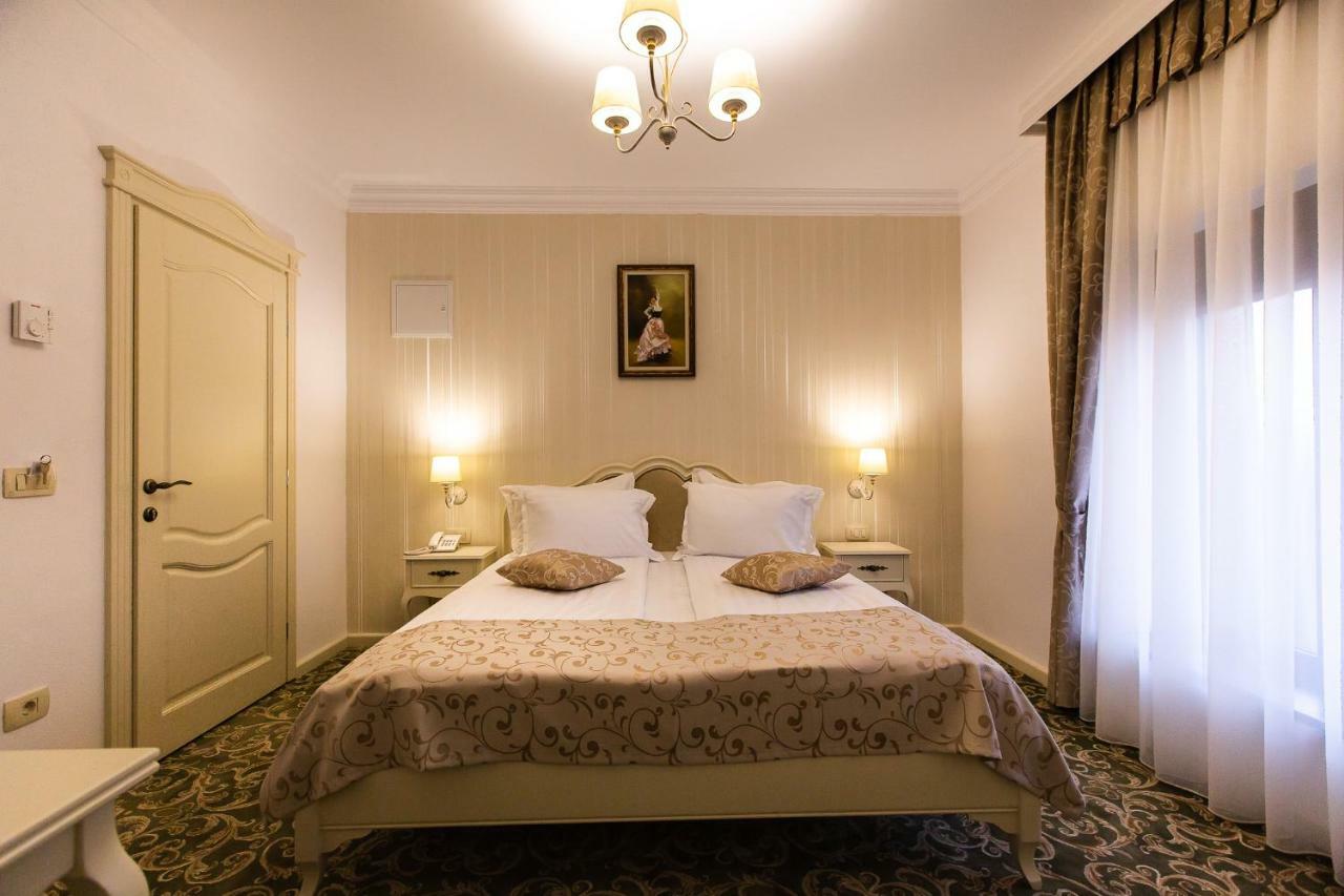 Ave, Alba! Hotel Алба Юлия Екстериор снимка