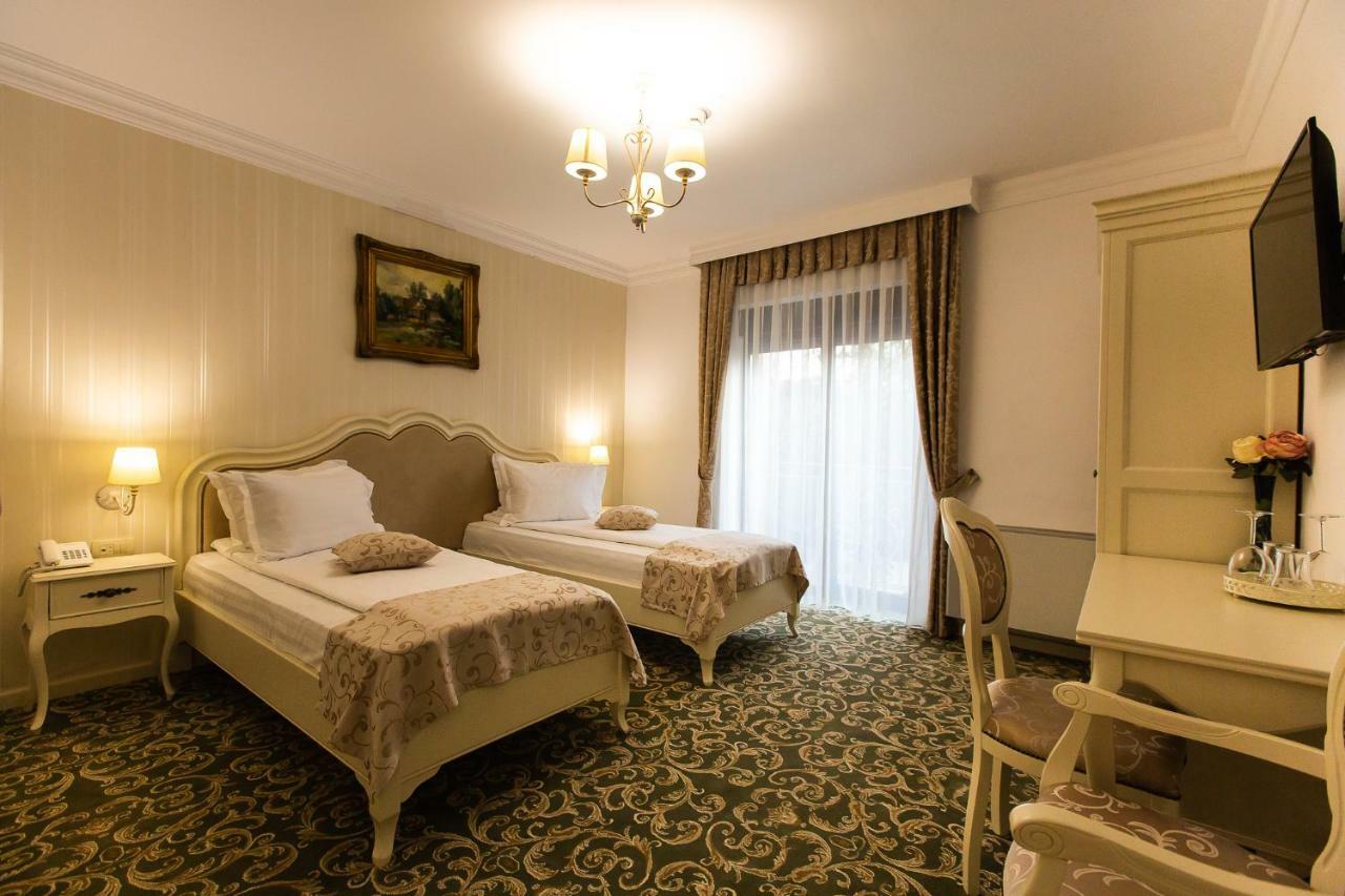 Ave, Alba! Hotel Алба Юлия Екстериор снимка
