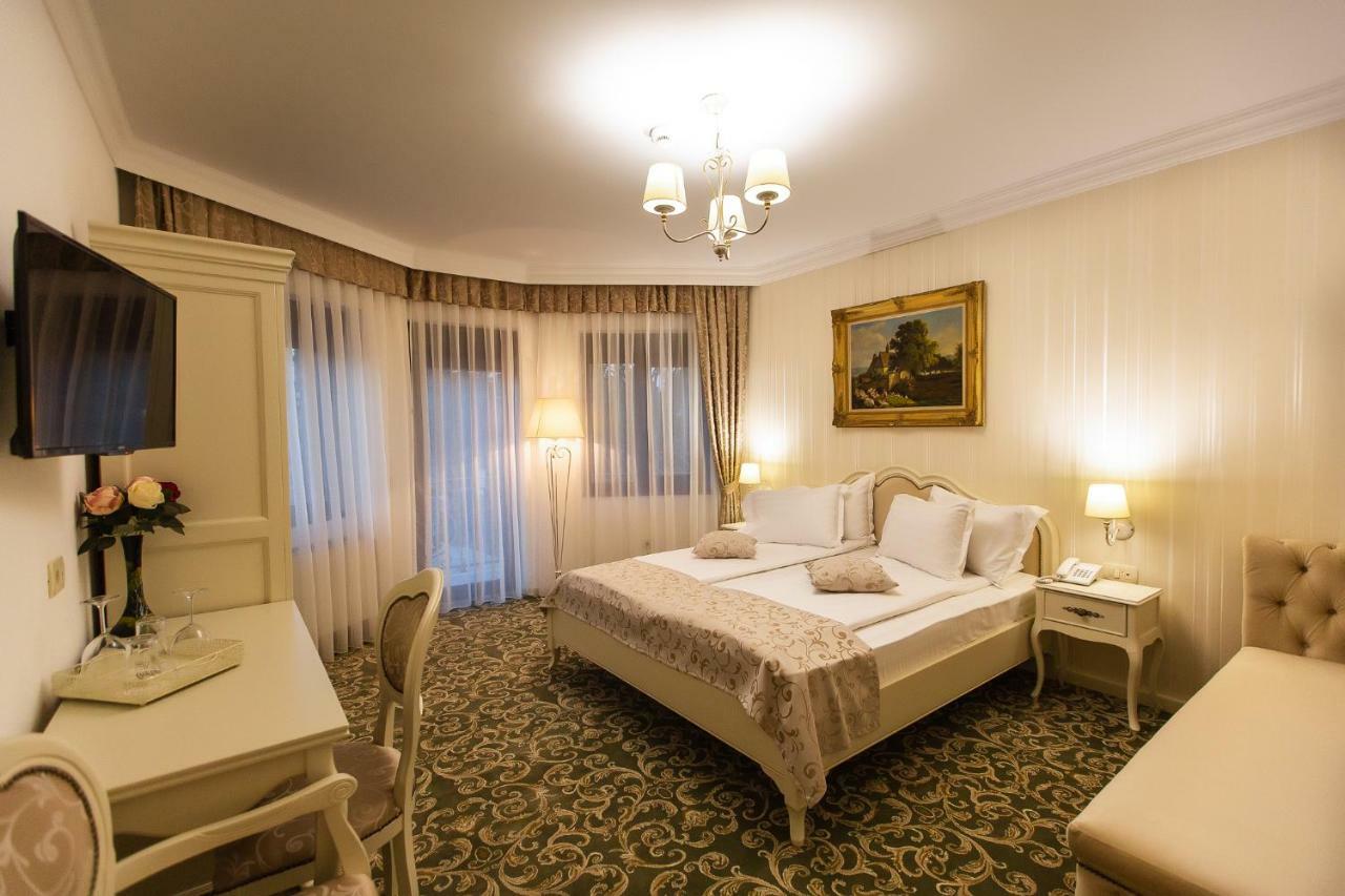 Ave, Alba! Hotel Алба Юлия Екстериор снимка