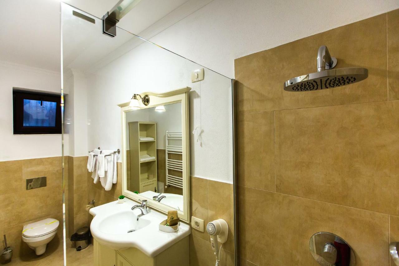Ave, Alba! Hotel Алба Юлия Екстериор снимка