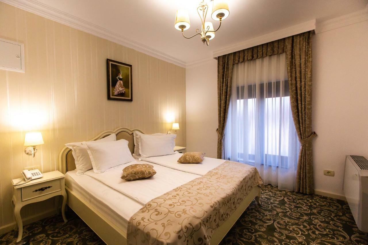 Ave, Alba! Hotel Алба Юлия Екстериор снимка
