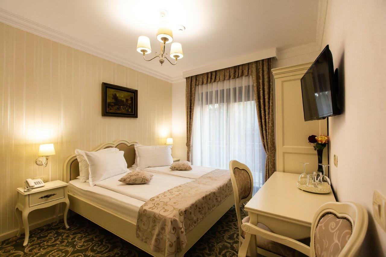 Ave, Alba! Hotel Алба Юлия Екстериор снимка