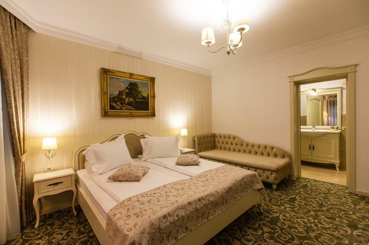 Ave, Alba! Hotel Алба Юлия Екстериор снимка