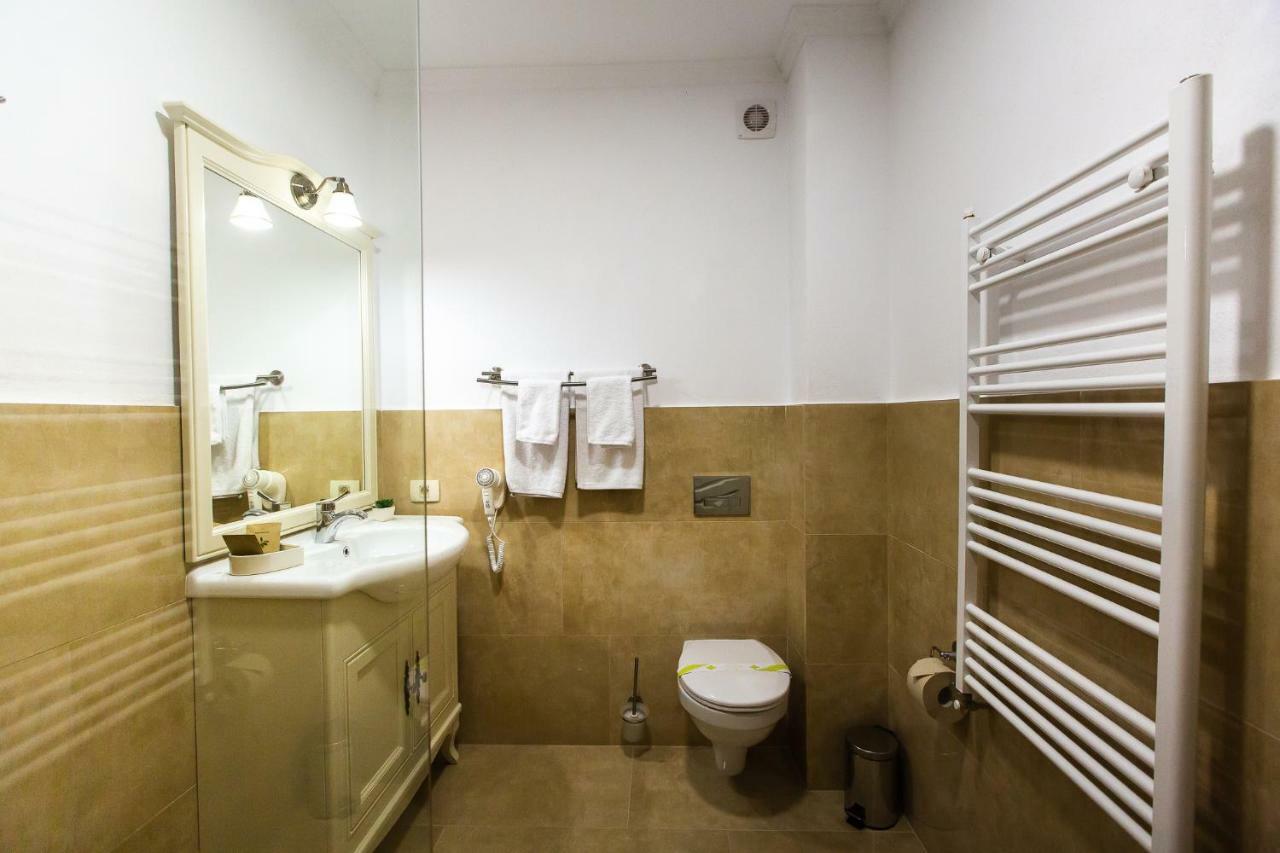 Ave, Alba! Hotel Алба Юлия Екстериор снимка