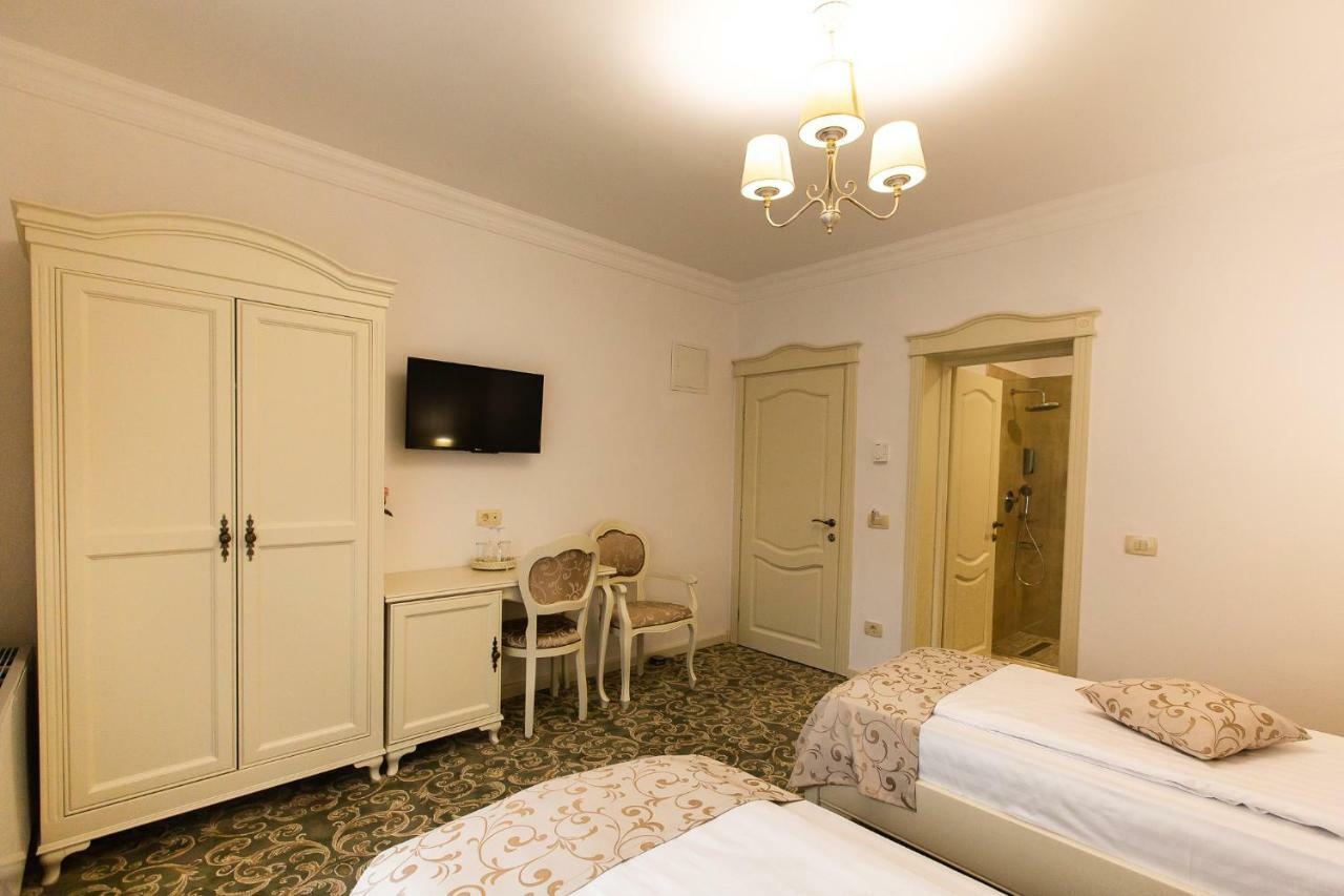Ave, Alba! Hotel Алба Юлия Екстериор снимка